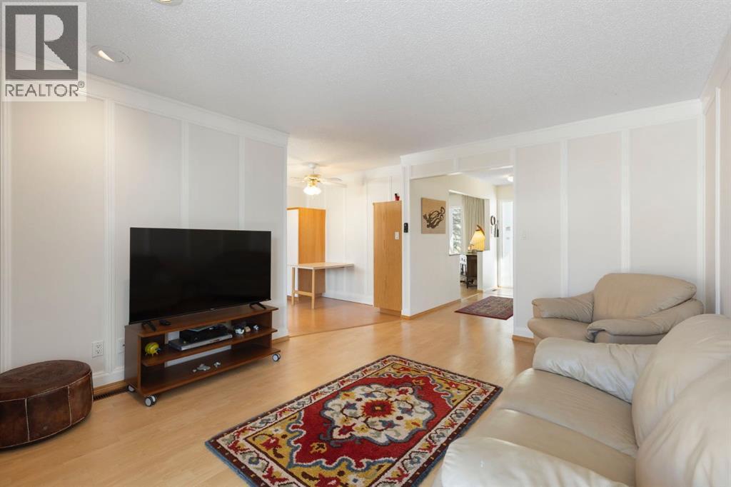 115 Midvalley Place Se, Calgary, Alberta  t2x 1k3 - Photo 18 - A2292940