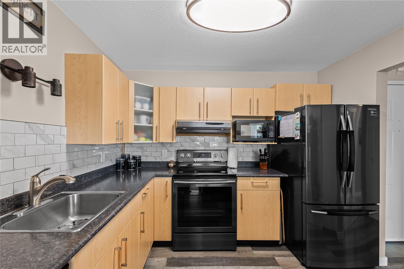 224 390 Island Hwy S, Campbell River, British Columbia  V9W 1A5 - Photo 8 - 1028705