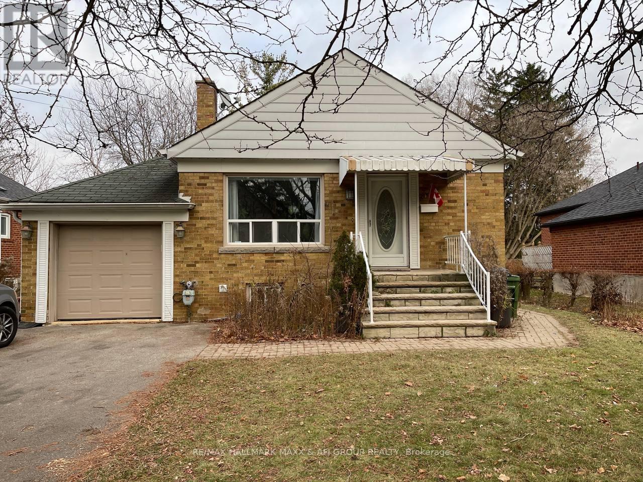 BSMT - 3 EVAN ROAD, Toronto, Ontario