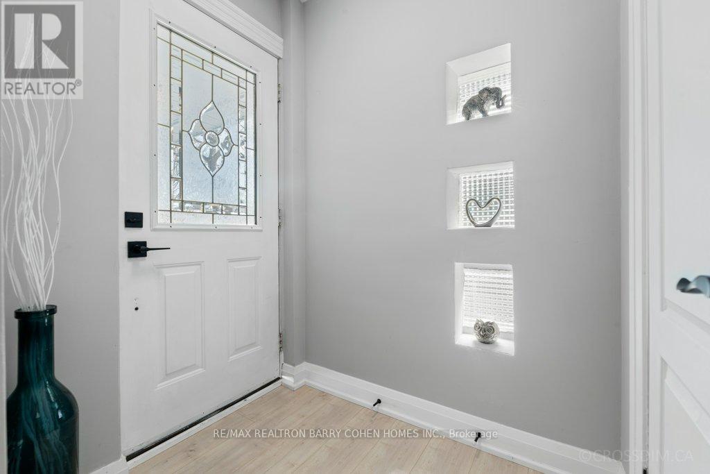 Main Fl - 326 Connaught Avenue, Toronto, Ontario  M2R 2L9 - Photo 3 - C12887816