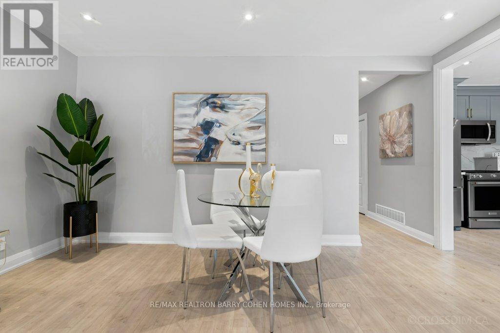 Main Fl - 326 Connaught Avenue, Toronto, Ontario  M2R 2L9 - Photo 9 - C12887816