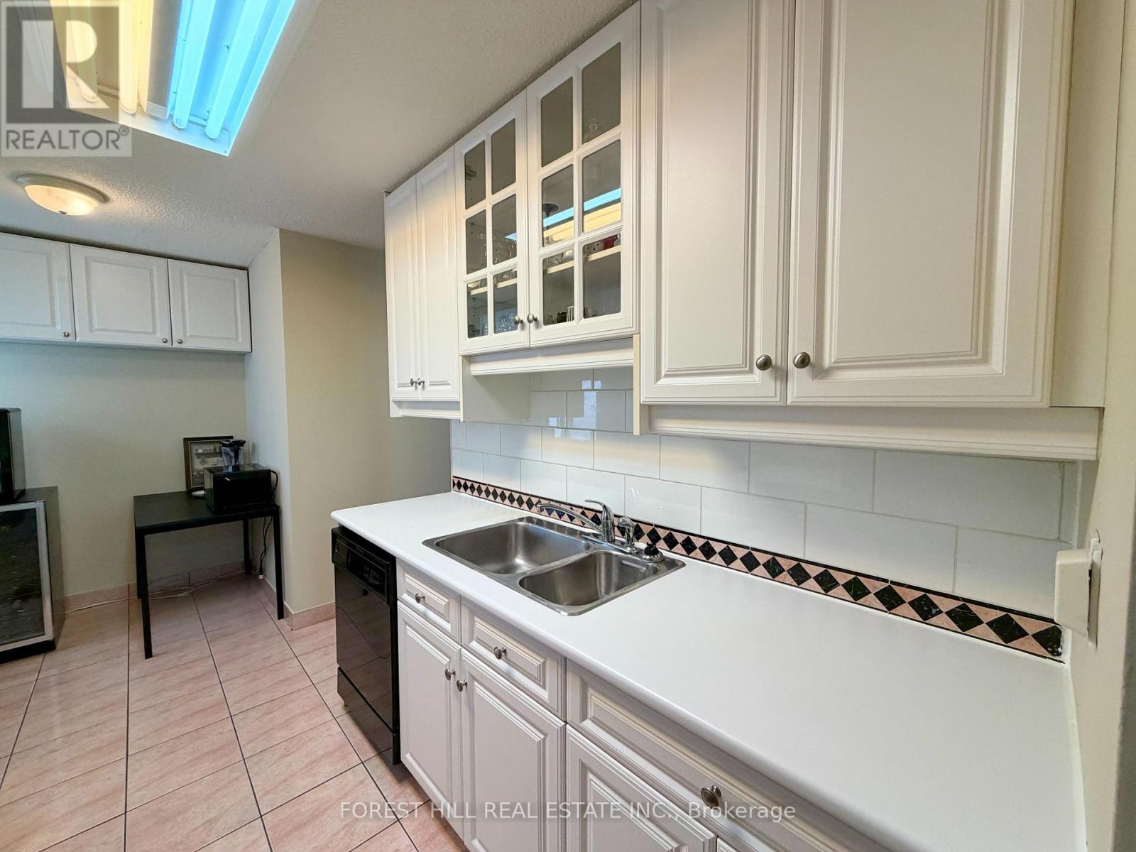 1903 - 205 Hilda Avenue, Toronto (Newtonbrook West), Ontario  M2M 4B1 - Photo 6 - C12887832