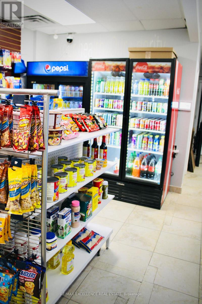 4119 Bathurst Street, Toronto, Ontario  M3H 3P4 - Photo 5 - C12887880