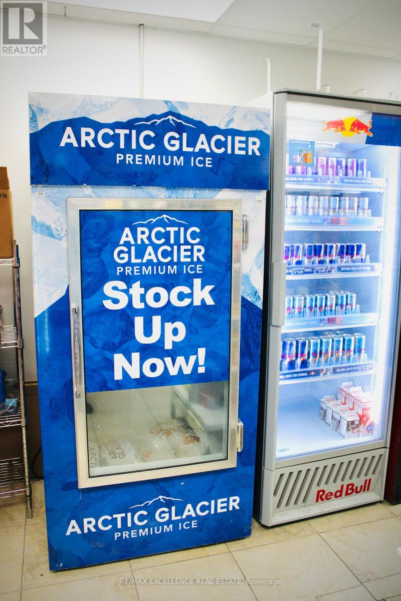 4119 Bathurst Street, Toronto, Ontario  M3H 3P4 - Photo 6 - C12887880