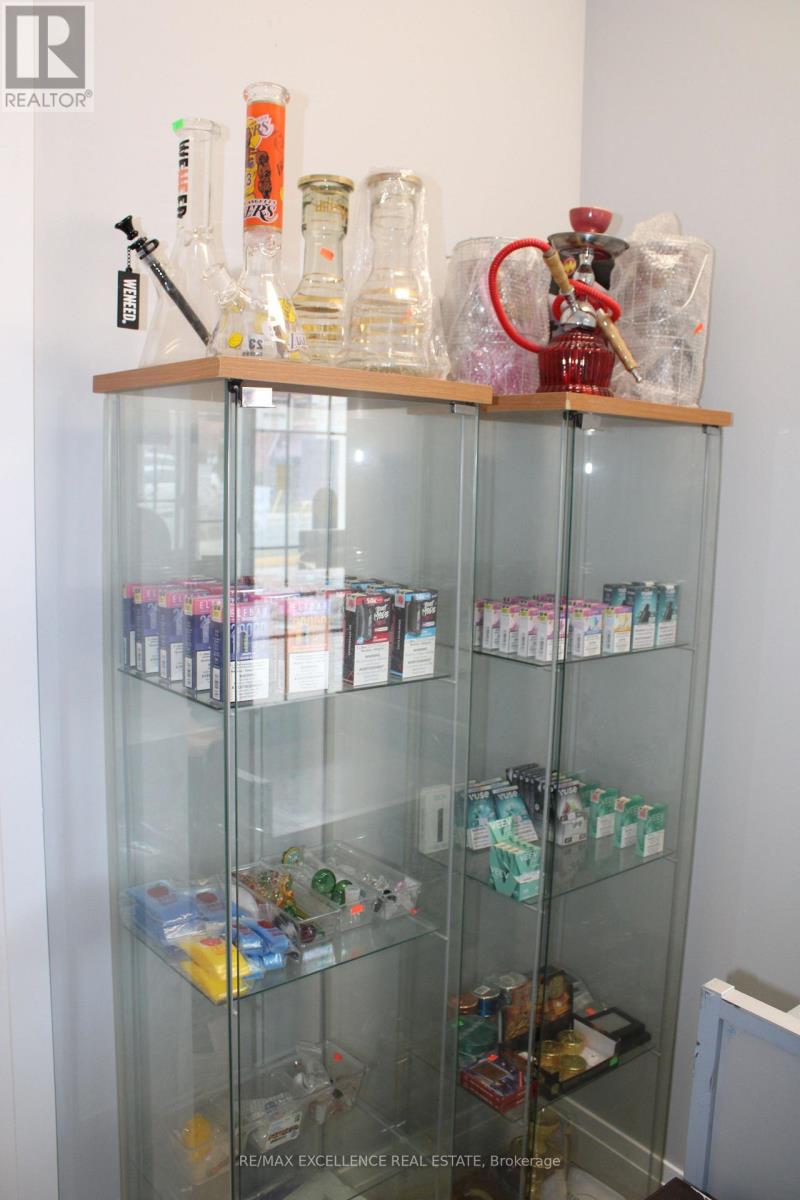 4119 Bathurst Street, Toronto, Ontario  M3H 3P4 - Photo 9 - C12887880