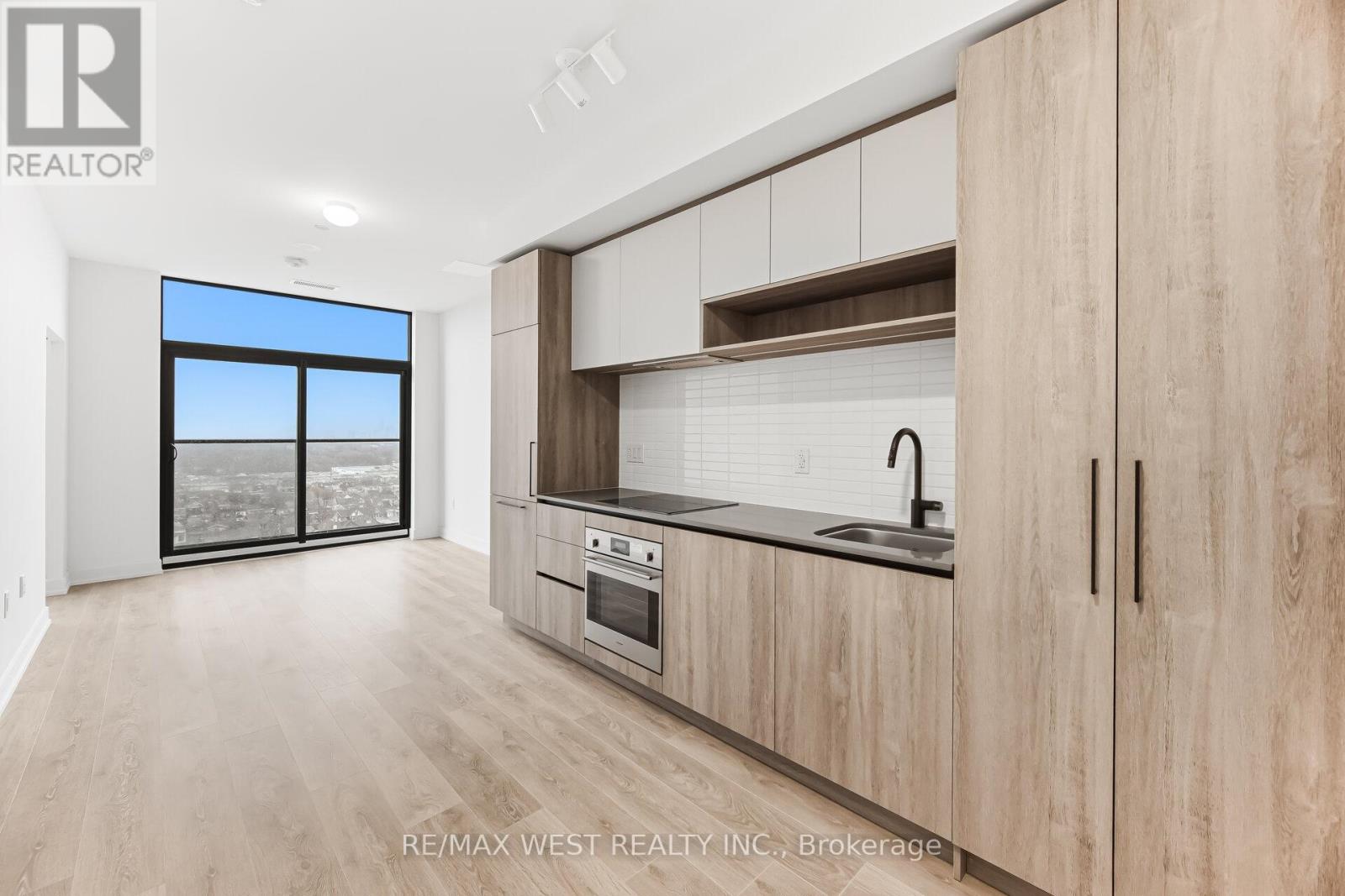 Uph11 - 181 Sterling Road, Toronto (Dufferin Grove), Ontario  M6R 2B2 - Photo 8 - C12887930