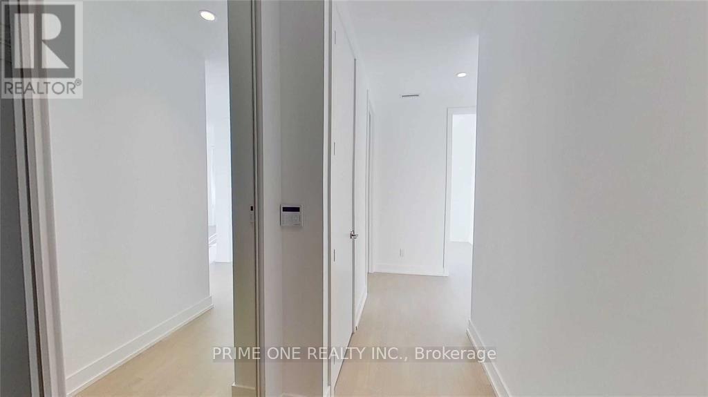 6113 - 7 Grenville Street, Toronto, Ontario  M4Y 0E9 - Photo 2 - C12887952