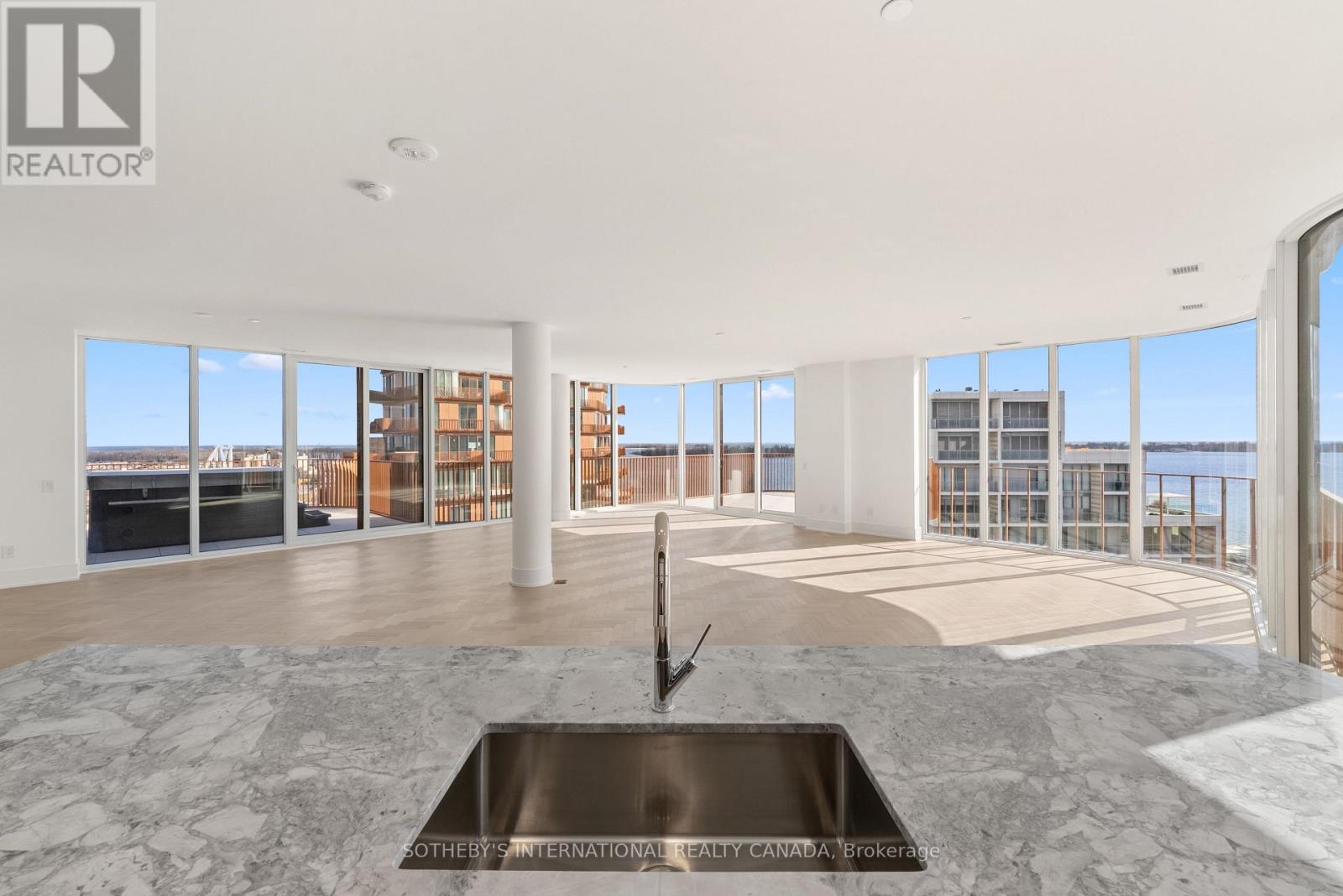 1322 - 155 Merchants' Wharf, Toronto, Ontario M5A 0Y4 - Photo 2 - C12888016