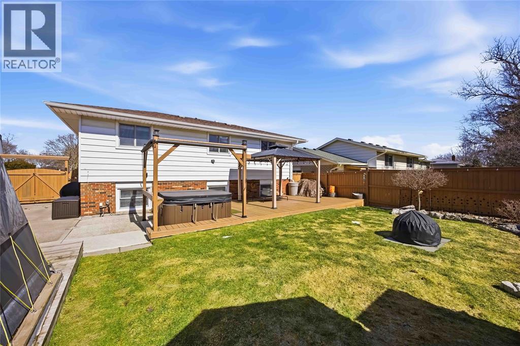 1023 Frost Avenue, Sarnia, Ontario  N7S 4G6 - Photo 30 - 26004981