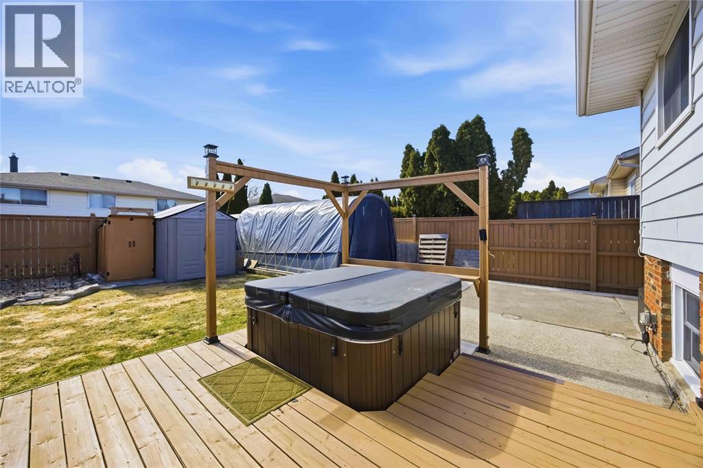 1023 Frost Avenue, Sarnia, Ontario  N7S 4G6 - Photo 34 - 26004981