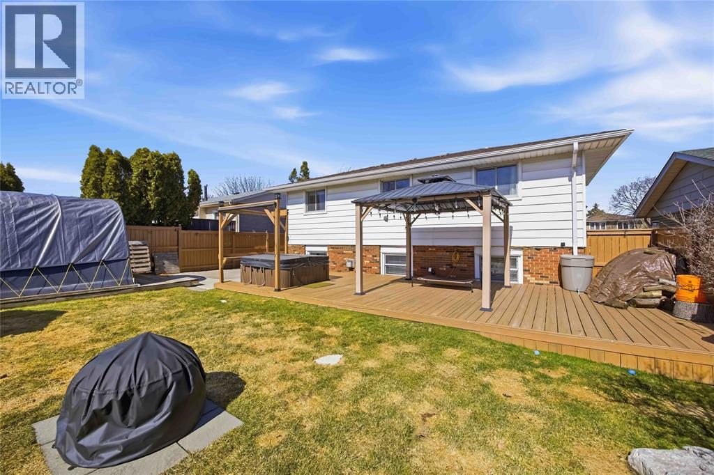 1023 Frost Avenue, Sarnia, Ontario  N7S 4G6 - Photo 31 - 26004981