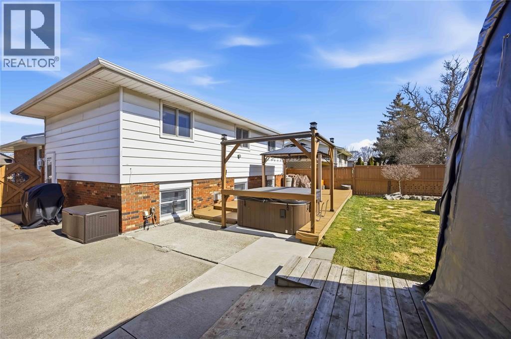 1023 Frost Avenue, Sarnia, Ontario  N7S 4G6 - Photo 36 - 26004981