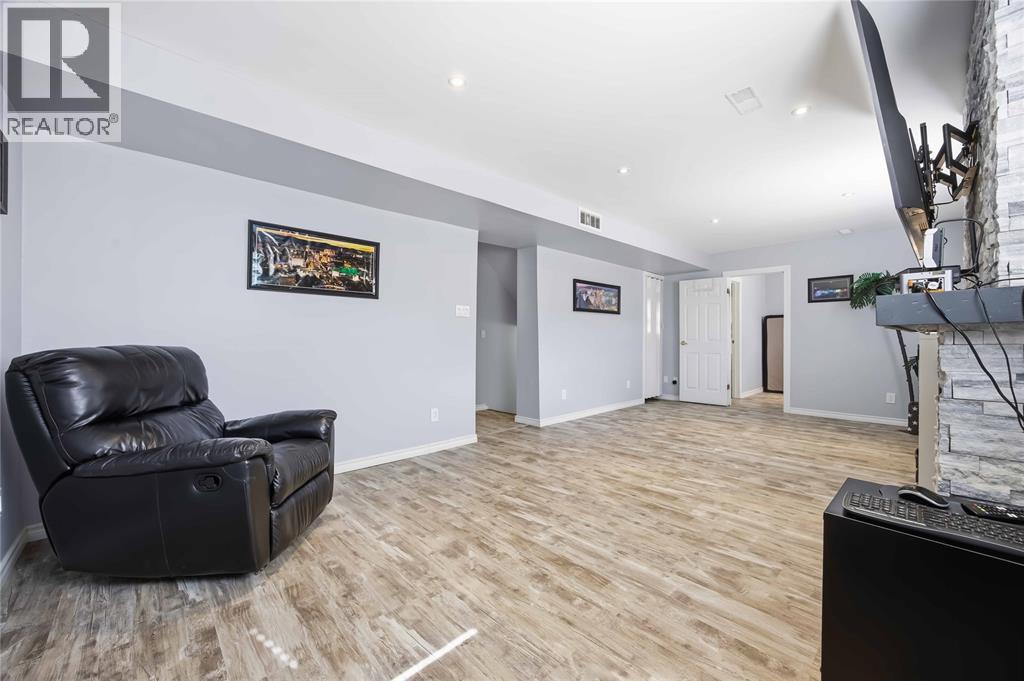 1023 Frost Avenue, Sarnia, Ontario  N7S 4G6 - Photo 21 - 26004981