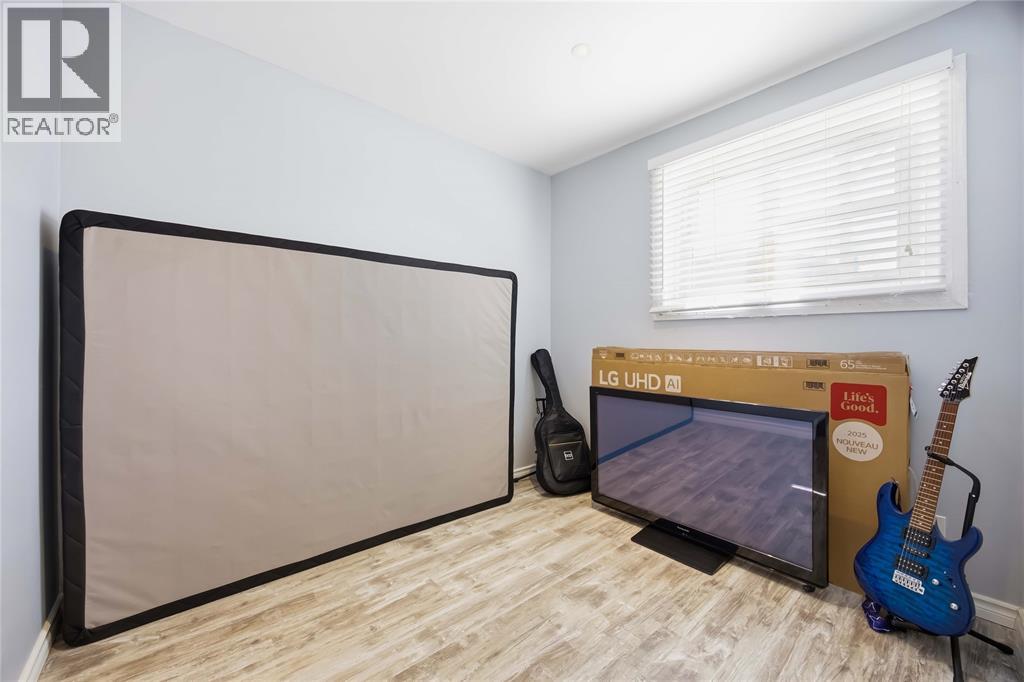 1023 Frost Avenue, Sarnia, Ontario  N7S 4G6 - Photo 23 - 26004981