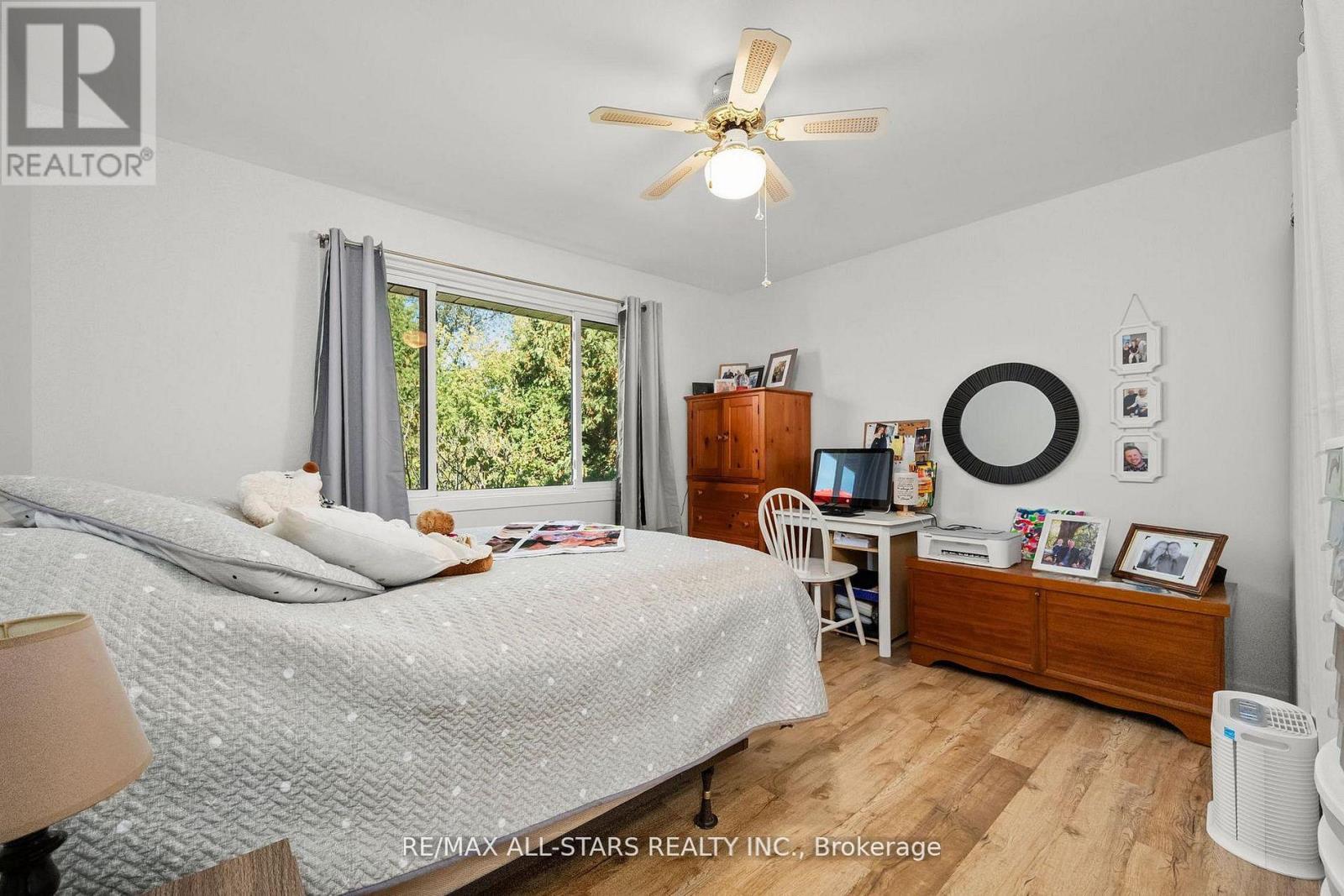 40 Riverglen Drive, Georgina, Ontario  L4P 2R1 - Photo 10 - N12887988