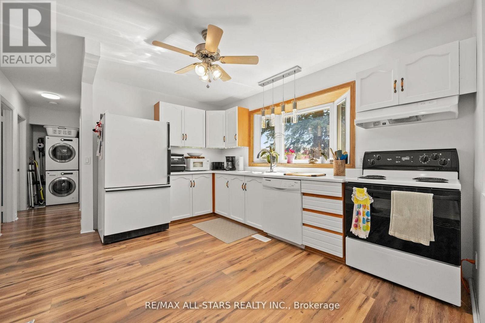 40 Riverglen Drive, Georgina, Ontario  L4P 2R1 - Photo 6 - N12887988