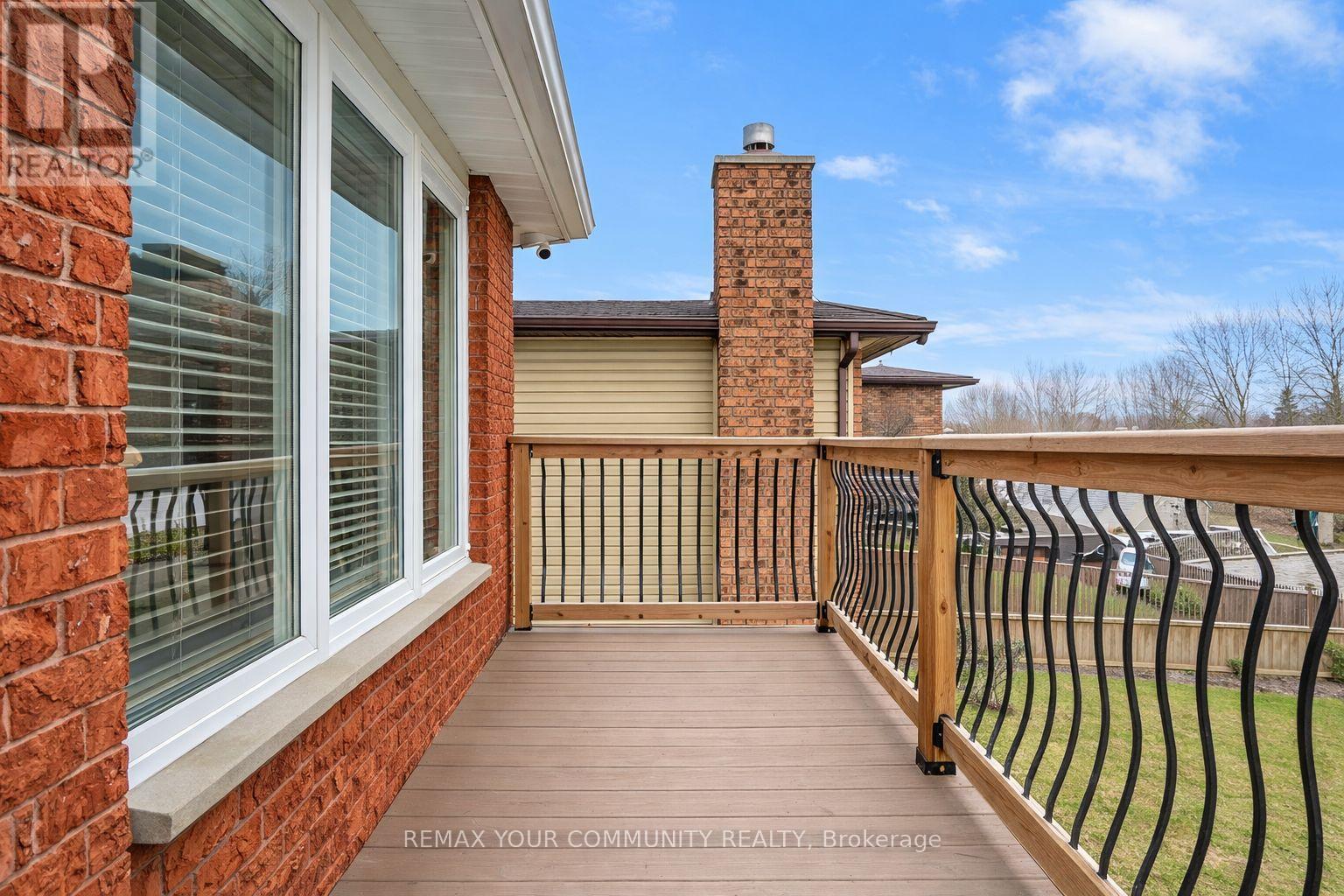 28 Moon Drive, Barrie (Ardagh), Ontario  L4N 7G7 - Photo 4 - S12887772