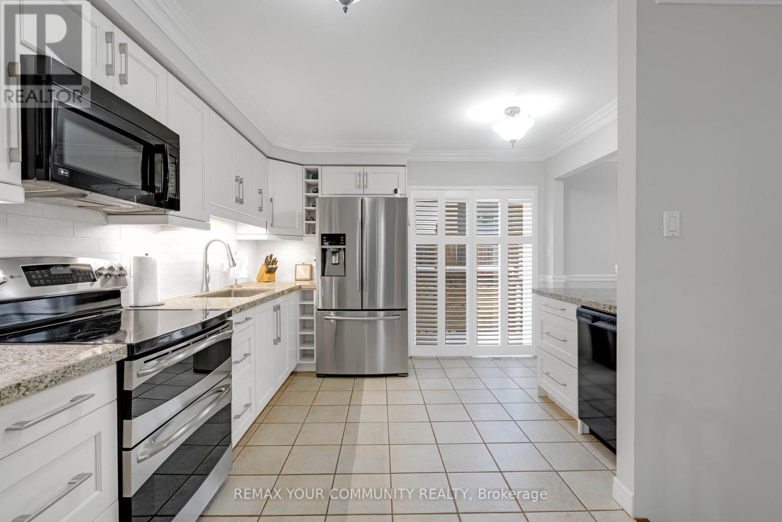 28 Moon Drive, Barrie (Ardagh), Ontario  L4N 7G7 - Photo 14 - S12887772