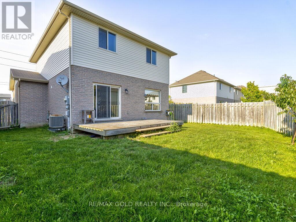 35 - 960 Bitterbush Crescent, London North, Ontario N6H 0G1 - Photo 39 - X12834554