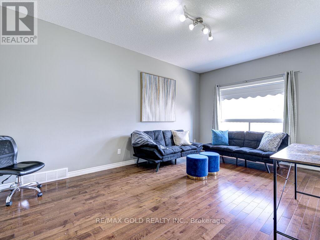 35 - 960 Bitterbush Crescent, London North, Ontario N6H 0G1 - Photo 43 - X12834554