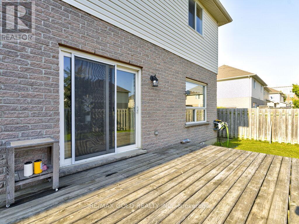 35 - 960 Bitterbush Crescent, London North, Ontario N6H 0G1 - Photo 37 - X12834554