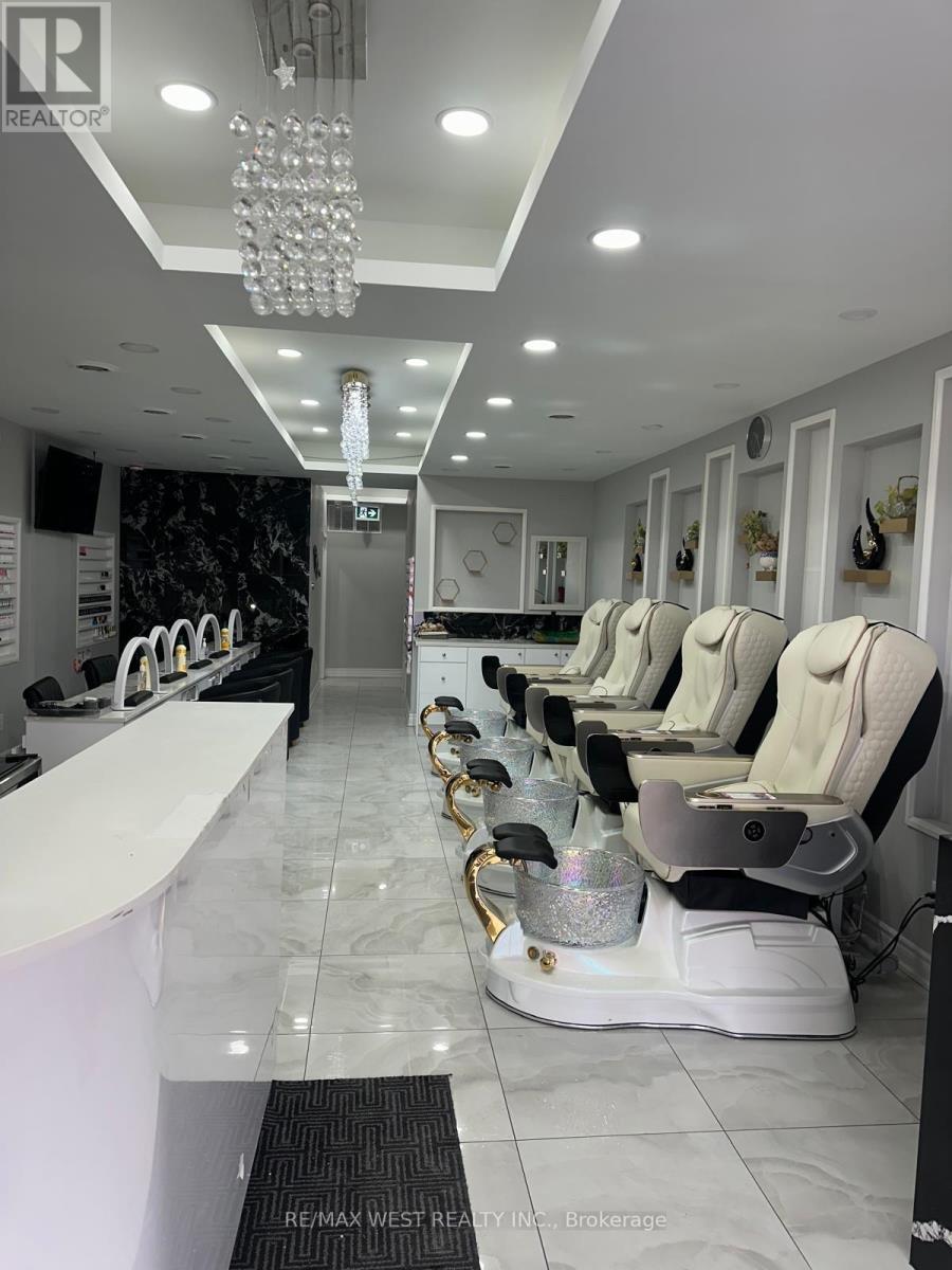 2551 Hurontario Street, Mississauga (Cooksville), Ontario  L5A 2G4 - Photo 11 - W12887800