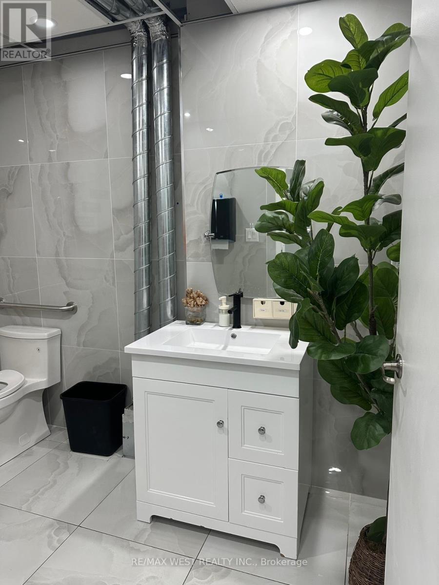 2551 Hurontario Street, Mississauga (Cooksville), Ontario  L5A 2G4 - Photo 12 - W12887800