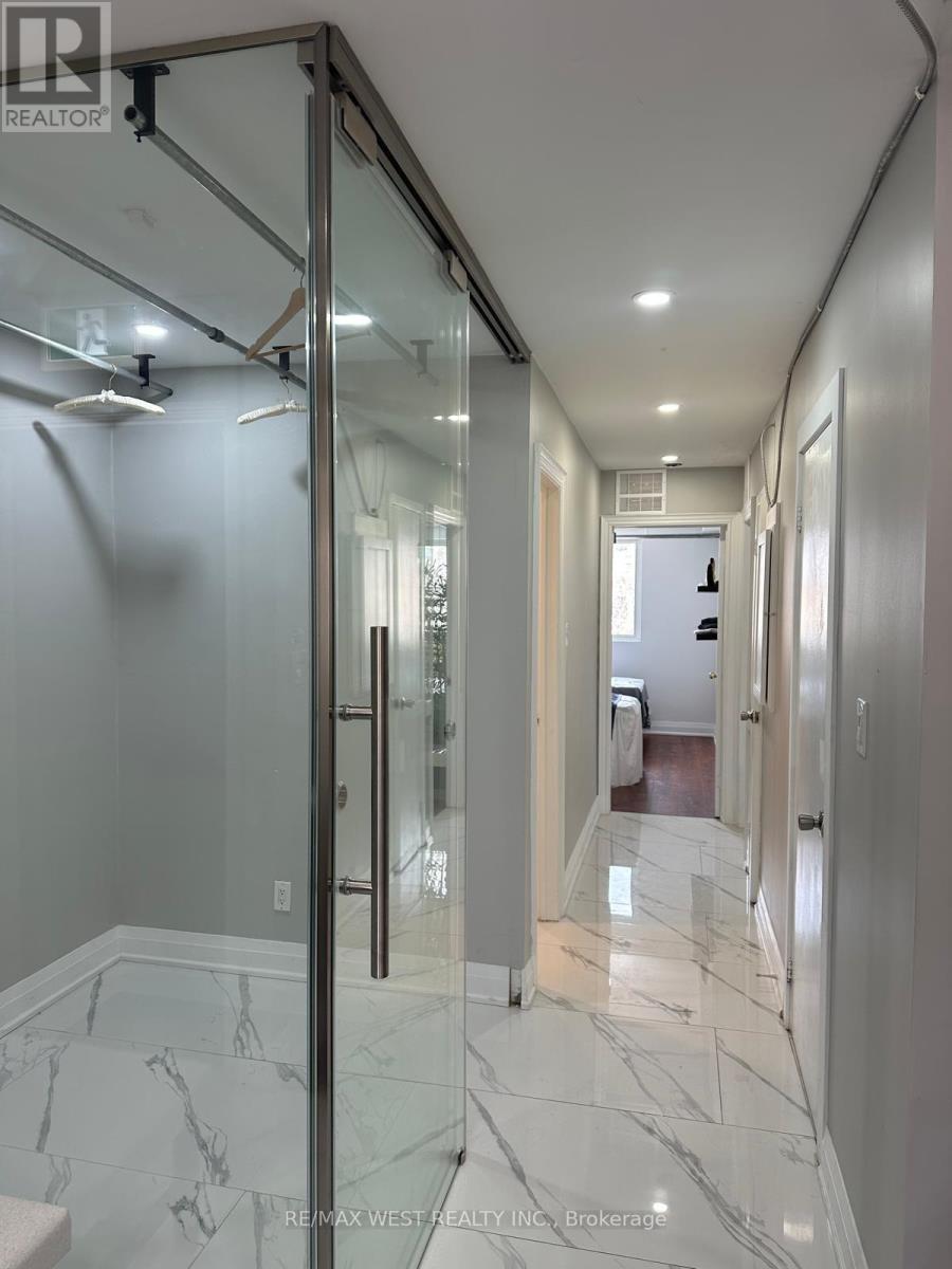 2551 Hurontario Street, Mississauga (Cooksville), Ontario  L5A 2G4 - Photo 19 - W12887800