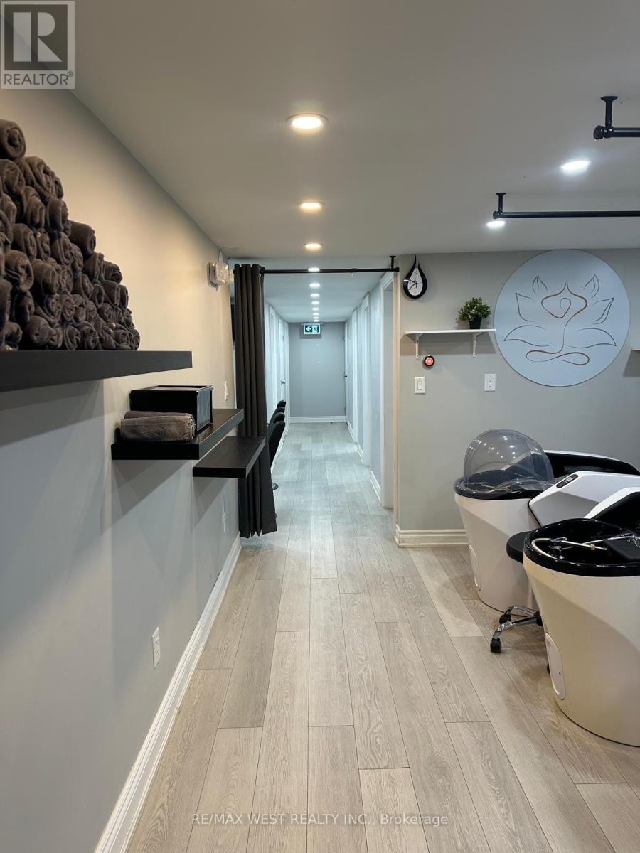 2551 Hurontario Street, Mississauga (Cooksville), Ontario  L5A 2G4 - Photo 30 - W12887800