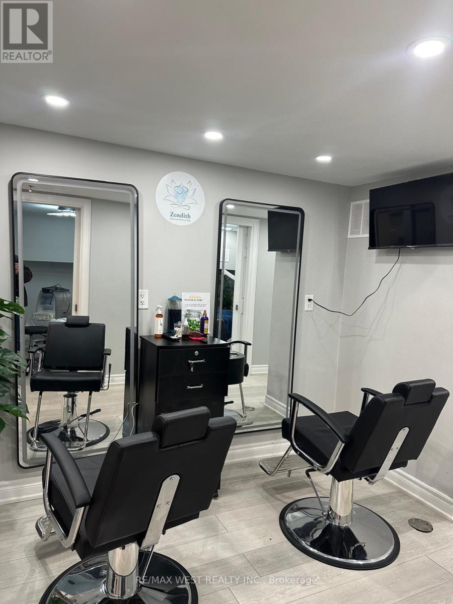 2551 Hurontario Street, Mississauga (Cooksville), Ontario  L5A 2G4 - Photo 32 - W12887800