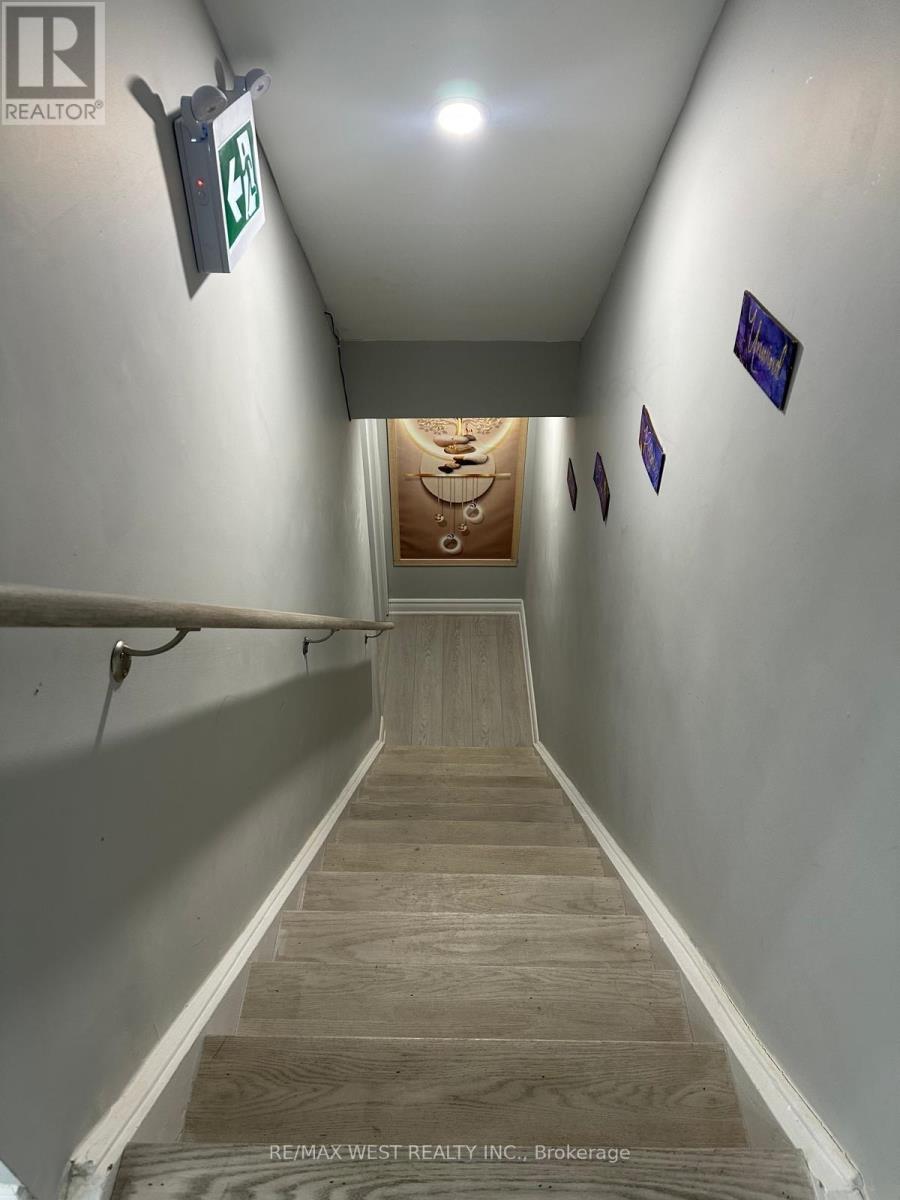 2551 Hurontario Street, Mississauga (Cooksville), Ontario  L5A 2G4 - Photo 35 - W12887800