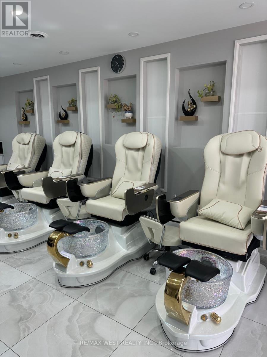 2551 Hurontario Street, Mississauga (Cooksville), Ontario  L5A 2G4 - Photo 8 - W12887800