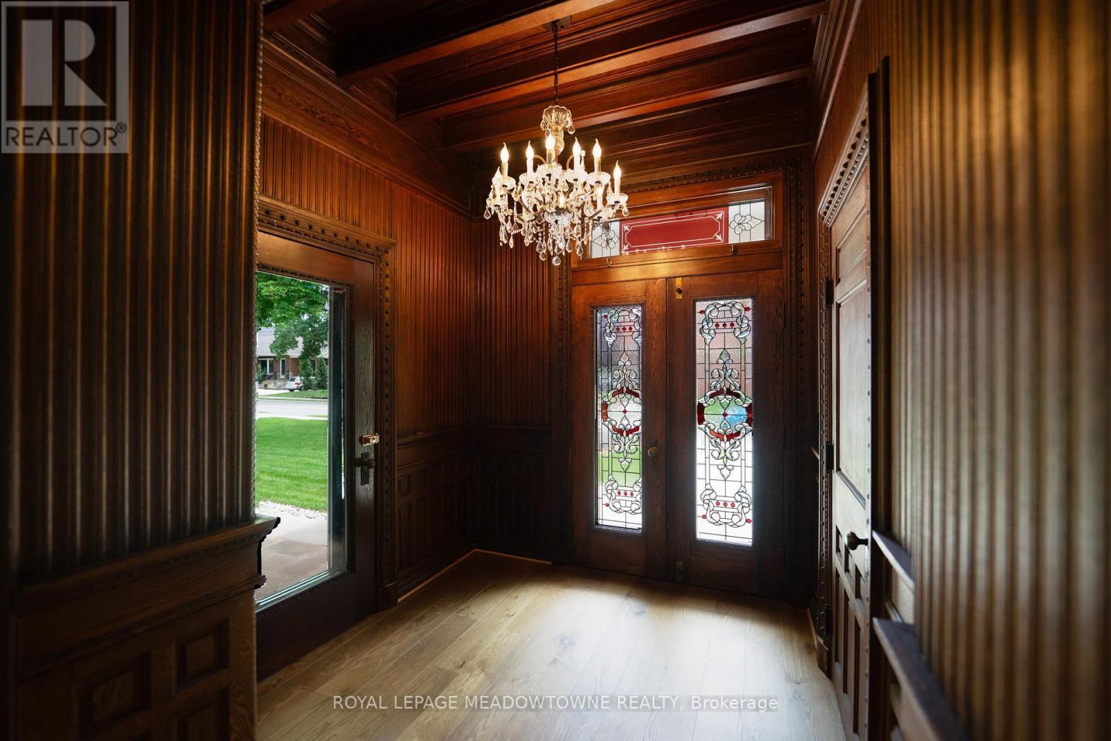 57 Victoria Street, Milton (Om Old Milton), Ontario  L9T 1S6 - Photo 2 - W12887846