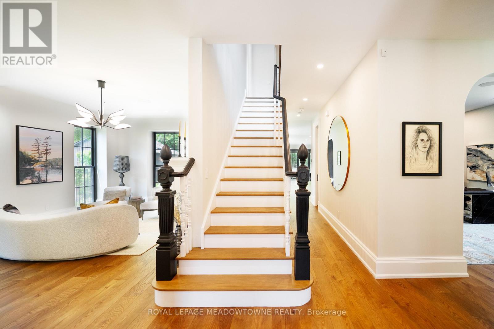 57 Victoria Street, Milton (Om Old Milton), Ontario  L9T 1S6 - Photo 3 - W12887846