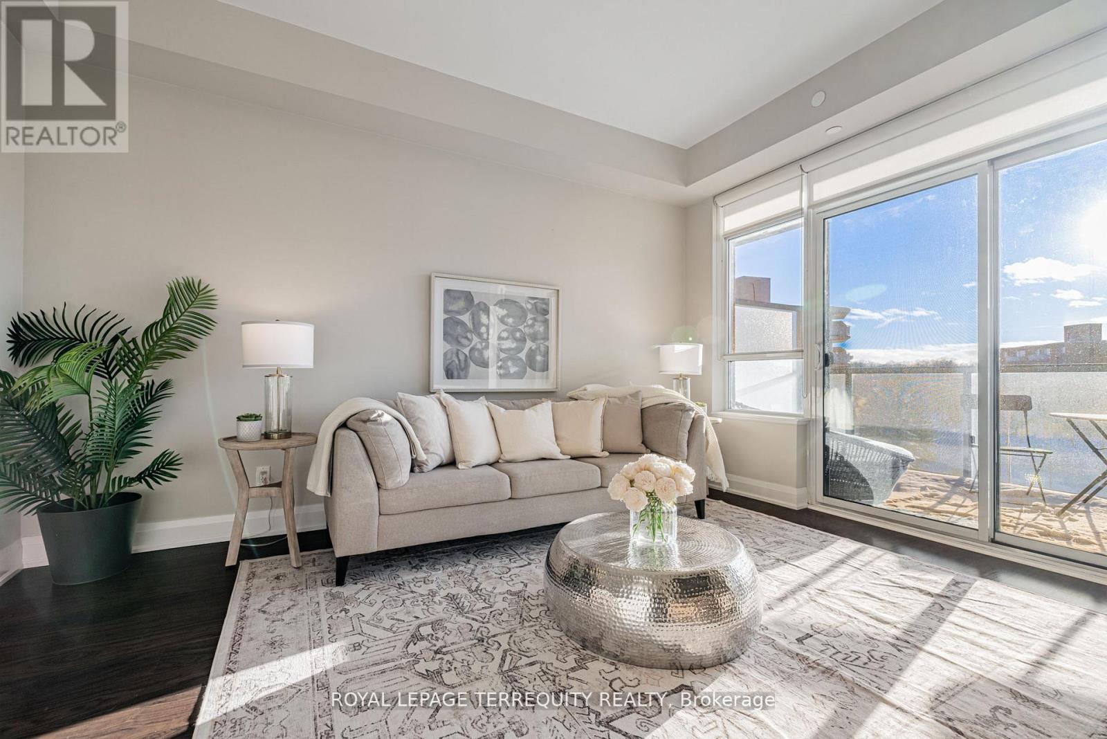 401 - 35 Fontenay Court, Toronto (Edenbridge-Humber Valley), Ontario  M9A 0E2 - Photo 7 - W12887848