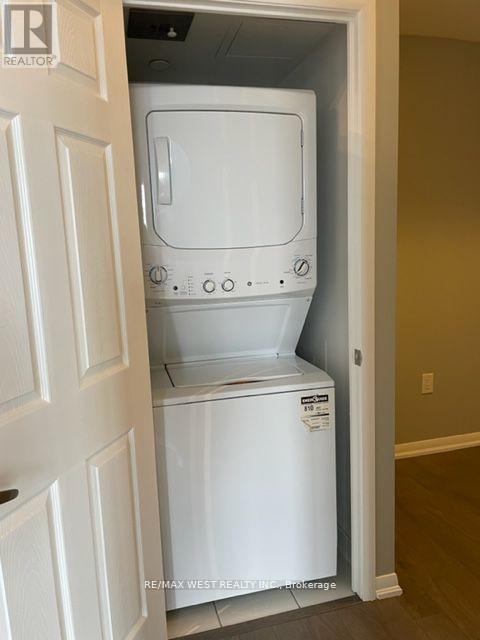 801 - 3091 Dufferin Street, Toronto (Yorkdale-Glen Park), Ontario  M6A 2S7 - Photo 10 - W12887876