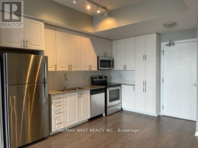 801 - 3091 Dufferin Street, Toronto (Yorkdale-Glen Park), Ontario  M6A 2S7 - Photo 3 - W12887876