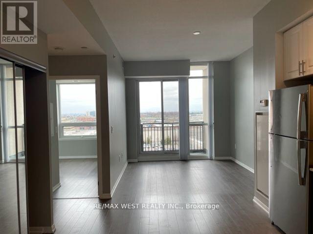 801 - 3091 Dufferin Street, Toronto (Yorkdale-Glen Park), Ontario  M6A 2S7 - Photo 5 - W12887876
