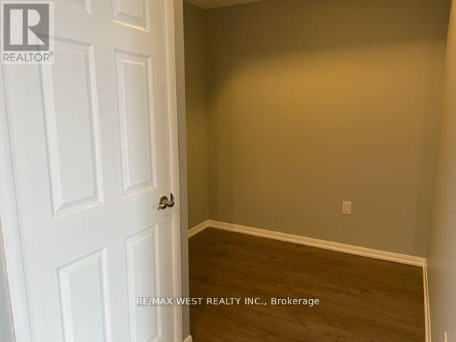 801 - 3091 Dufferin Street, Toronto (Yorkdale-Glen Park), Ontario  M6A 2S7 - Photo 9 - W12887876