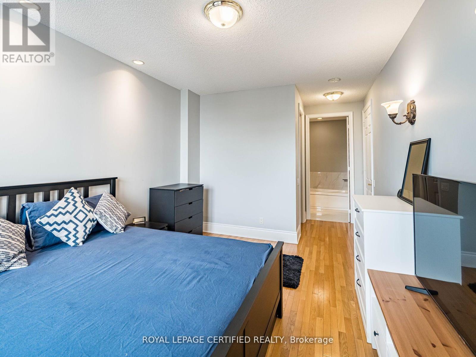 Ph 08 - 25 Kingsbridge Garden Circle, Mississauga, Ontario  L5R 4B1 - Photo 26 - W12887908