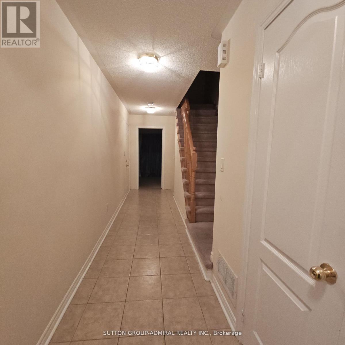 27 Frost King Lane, Toronto (West Humber-Clairville), Ontario  M9W 0A5 - Photo 2 - W12887958