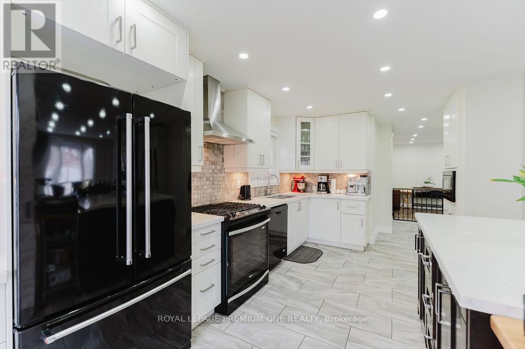 25 Sir Lancelot Court, Caledon (Bolton East), Ontario  L7E 1N3 - Photo 10 - W12887994