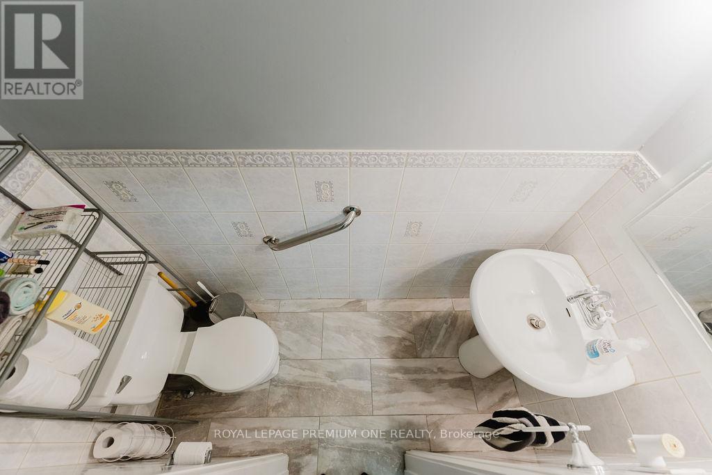 25 Sir Lancelot Court, Caledon (Bolton East), Ontario  L7E 1N3 - Photo 19 - W12887994