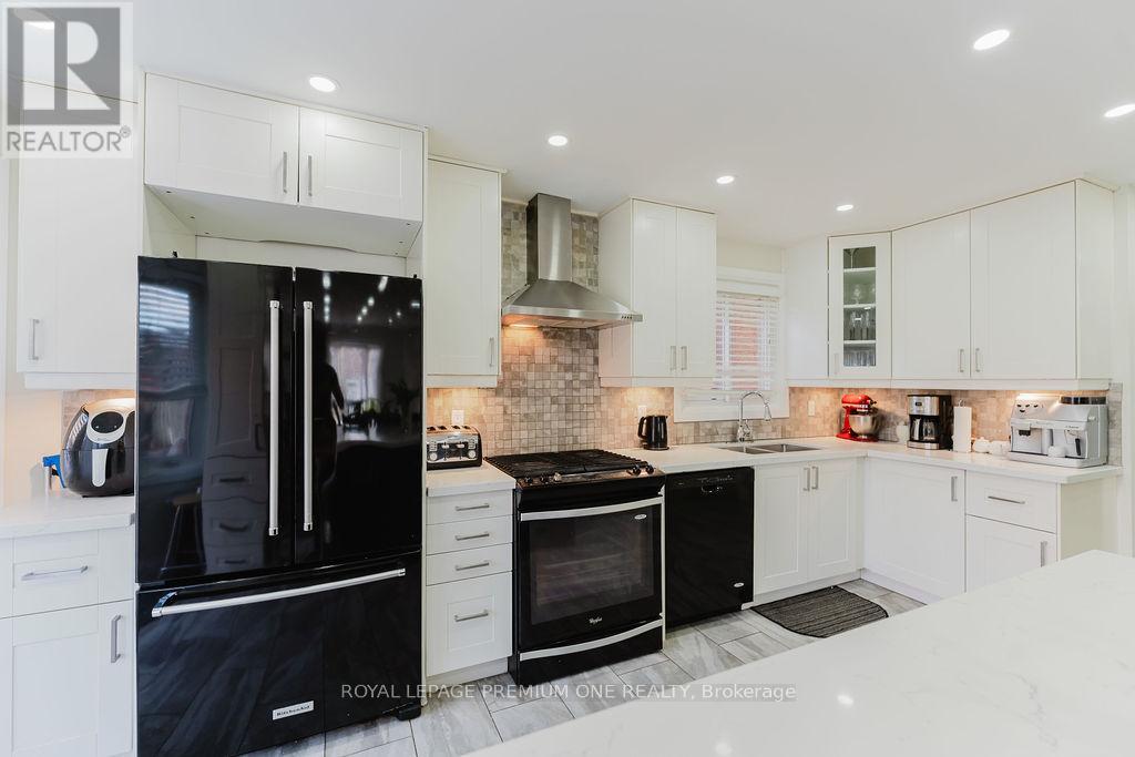 25 Sir Lancelot Court, Caledon (Bolton East), Ontario  L7E 1N3 - Photo 9 - W12887994