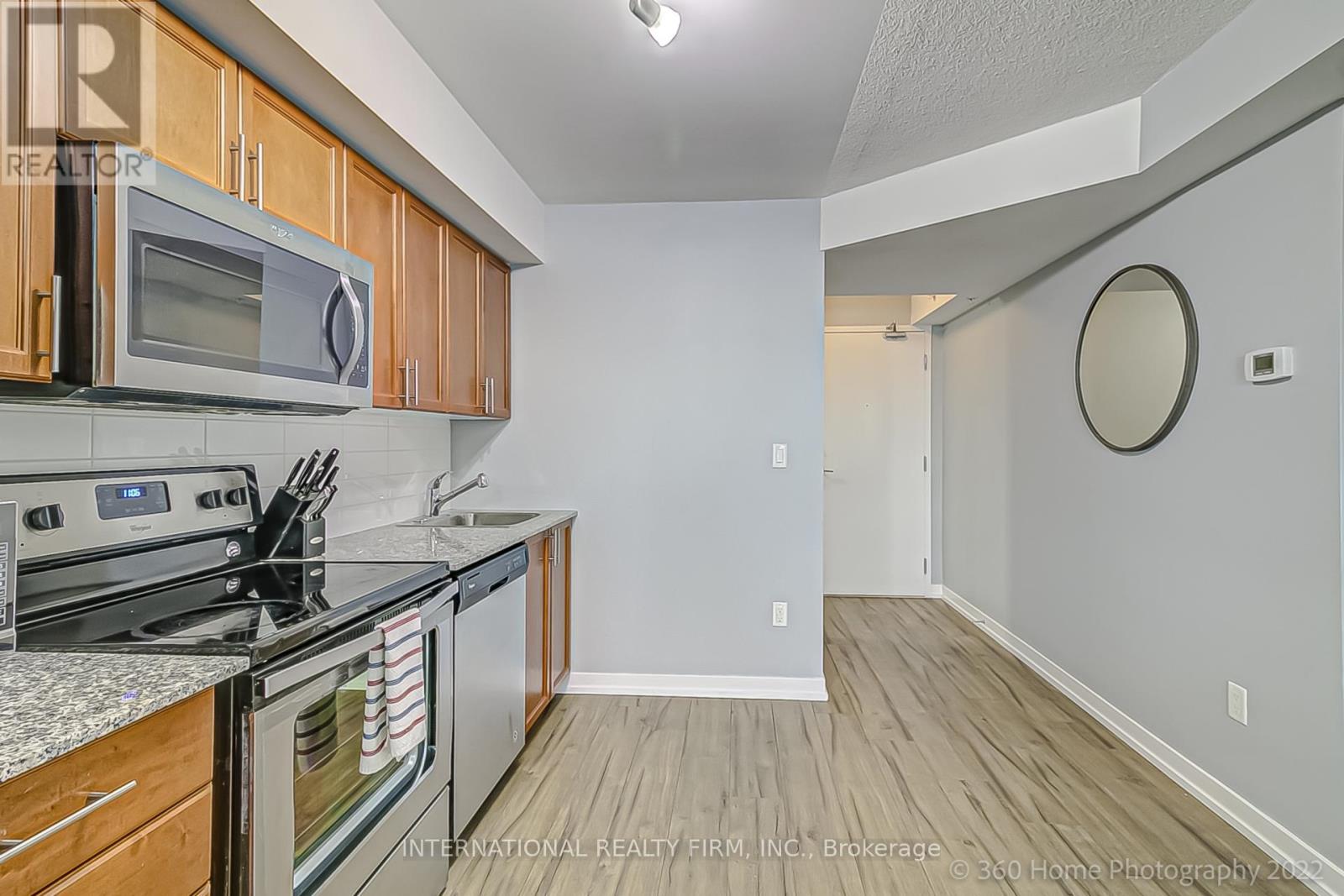 911 - 1420 Dupont Street, Toronto (Dovercourt-Wallace Emerson-Junction), Ontario  M6H 0C2 - Photo 11 - W12888002