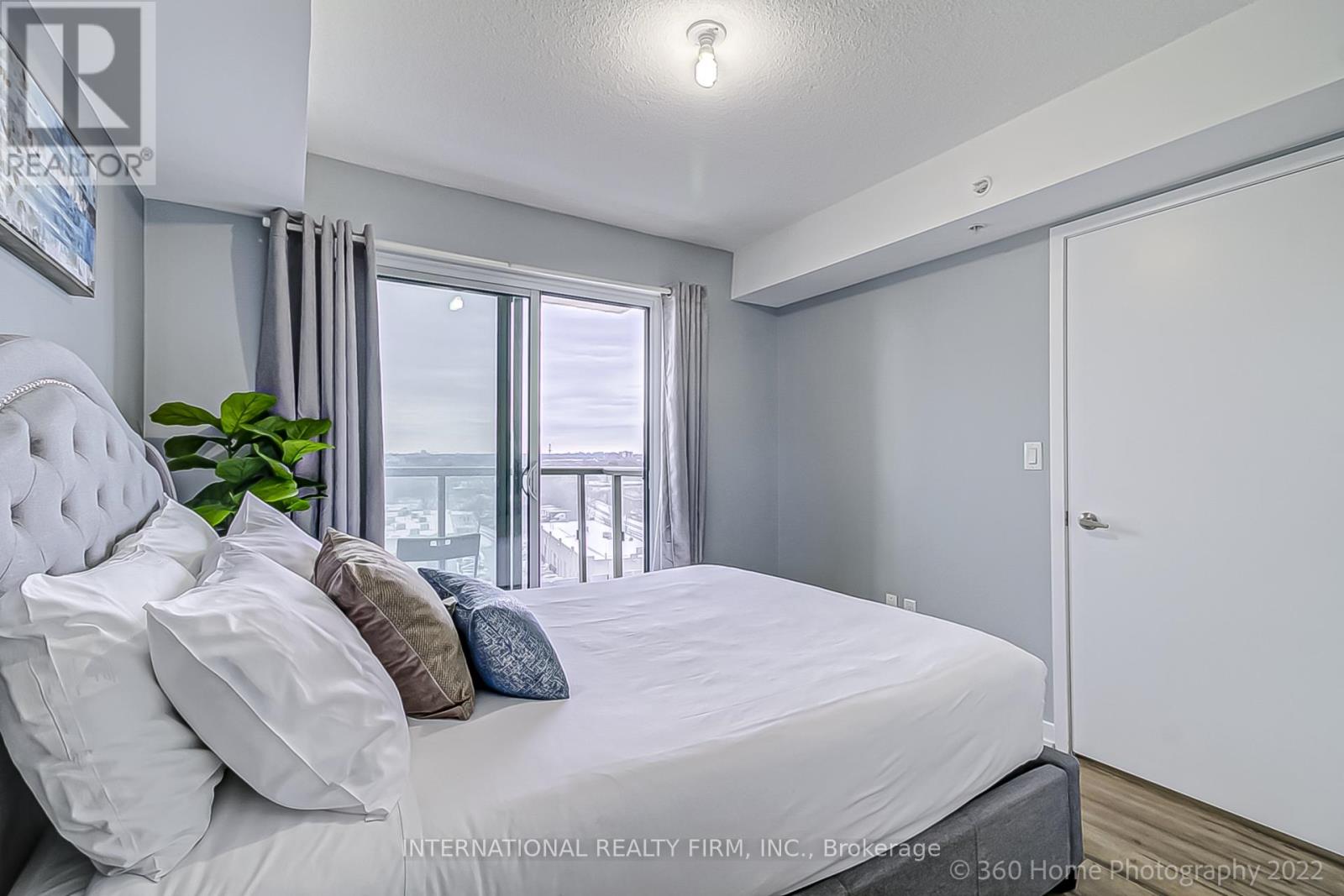 911 - 1420 Dupont Street, Toronto (Dovercourt-Wallace Emerson-Junction), Ontario  M6H 0C2 - Photo 2 - W12888002