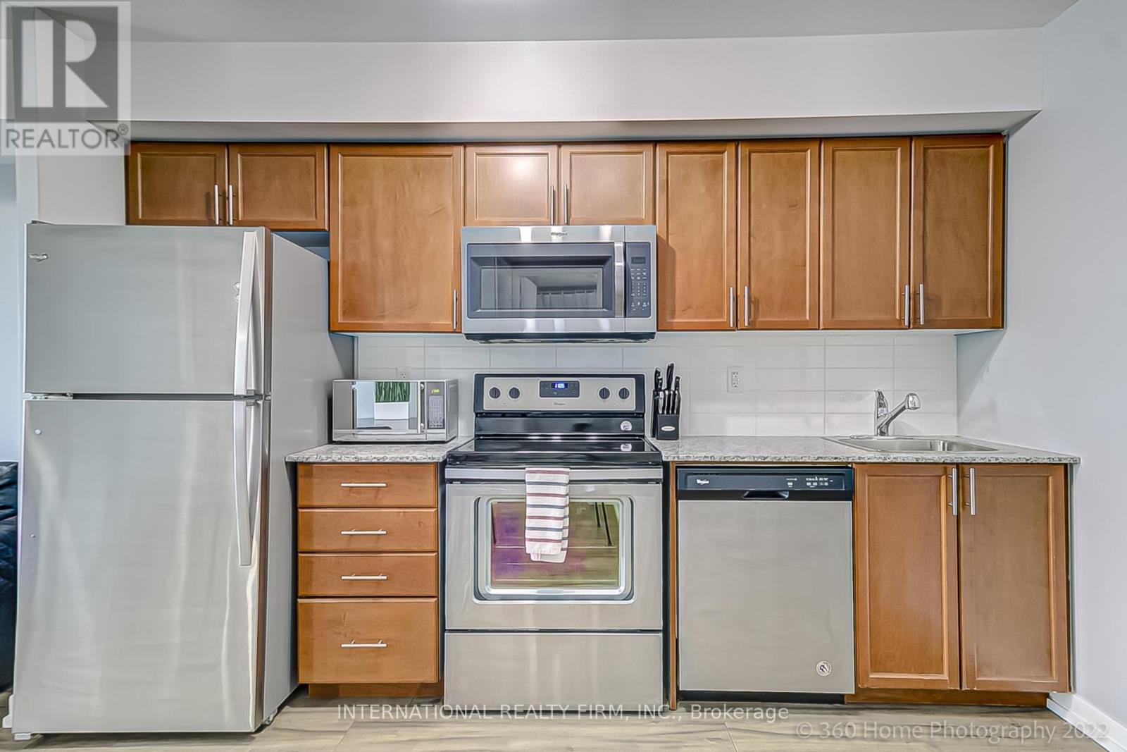 911 - 1420 Dupont Street, Toronto (Dovercourt-Wallace Emerson-Junction), Ontario  M6H 0C2 - Photo 8 - W12888002