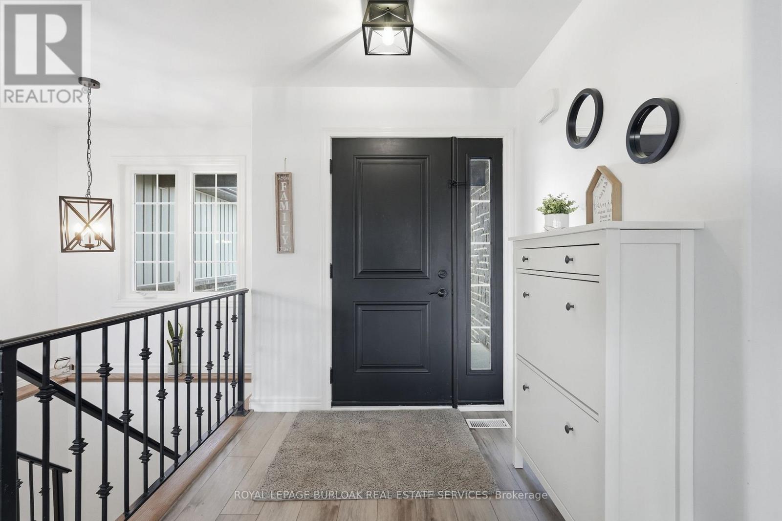 401 Lighthouse Drive, Haldimand, Ontario  N1A 2W6 - Photo 4 - X12887948