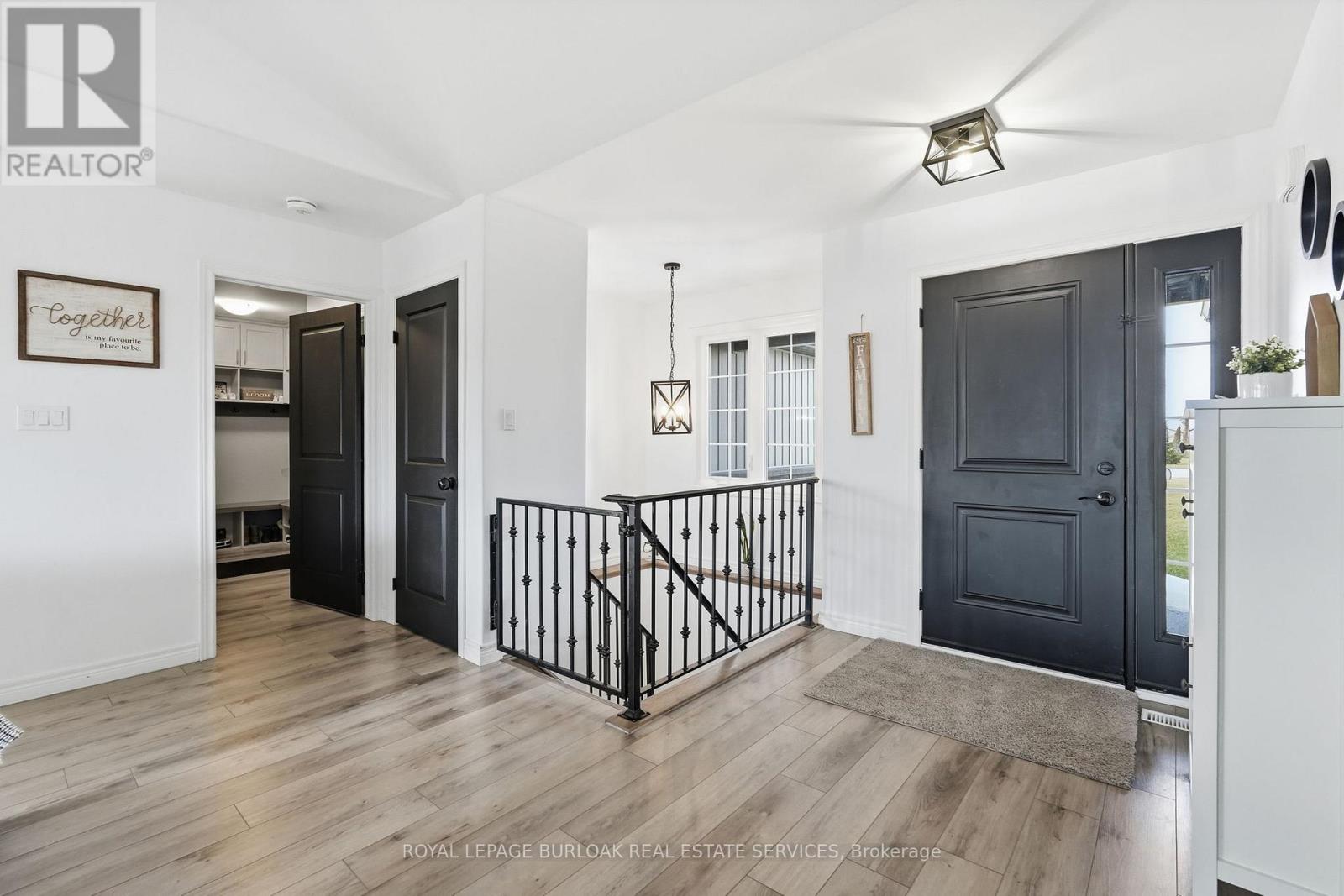 401 Lighthouse Drive, Haldimand, Ontario  N1A 2W6 - Photo 5 - X12887948