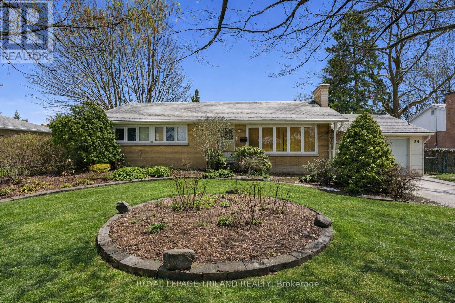 39 FORD CRESCENT, london north (north k), Ontario